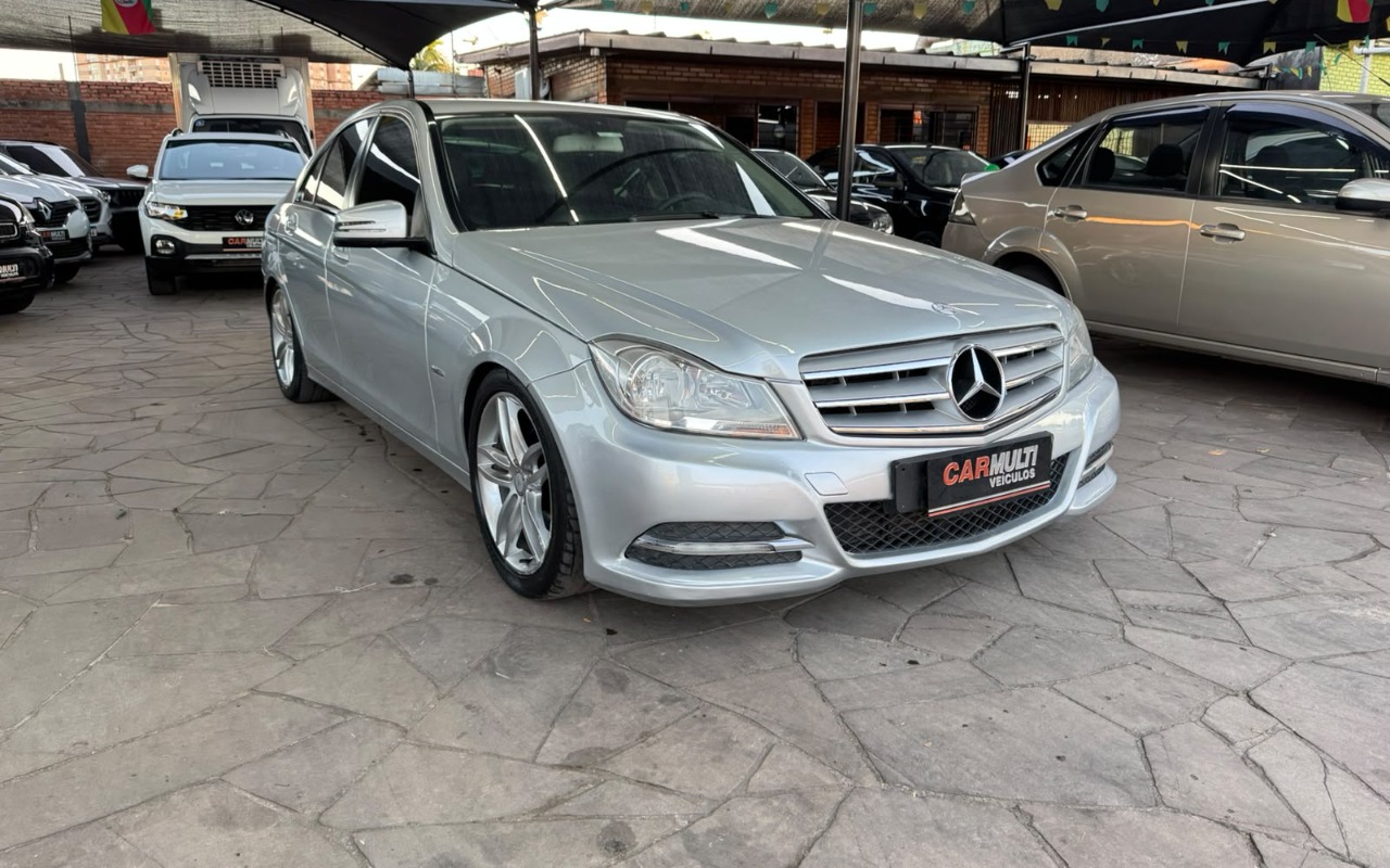 Mercedes-Benz C-180 2012 Cinza — foto 1 de 3