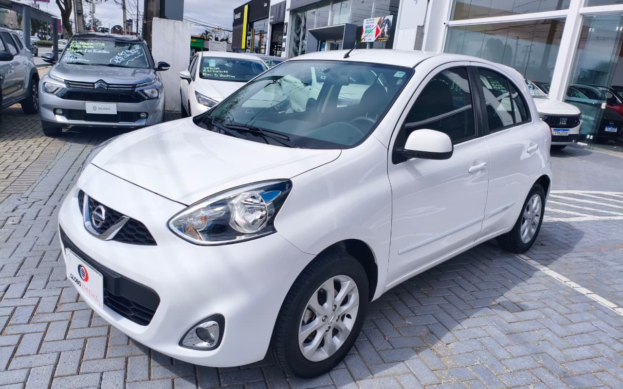Nissan MARCH SV 1.0 12V Flex 5p 2017 Branco — foto 1 de 3