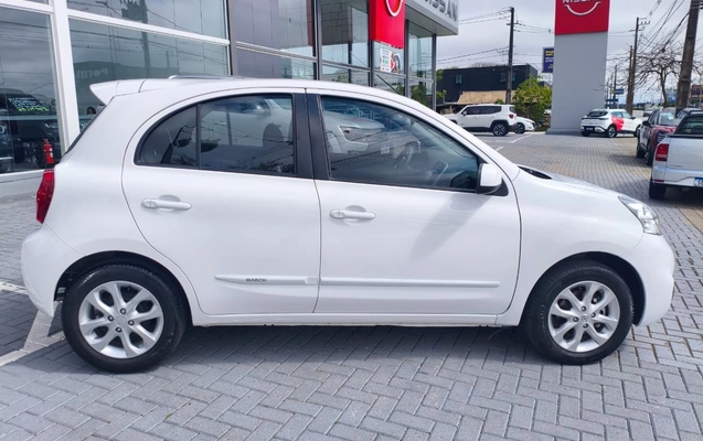 imagem-https://www.socarrao.com.br/sc-vehicle-images-prod/4270695/1791047333990-ZXggMDYuanBlZw.jpeg