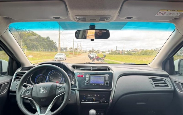 imagem-https://www.socarrao.com.br/sc-vehicle-images-prod/4270747/1791395350680-8535810_9_B_7777e7e938.jpeg