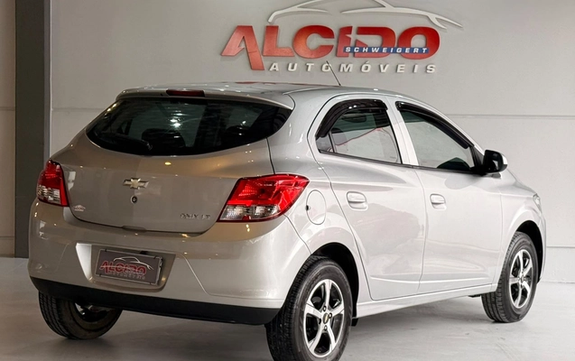 imagem-https://www.socarrao.com.br/sc-vehicle-images-prod/4270750/1791050100607-4d78b1e30f9a4e50911c3a3c10152537_1791040986289.jpg
