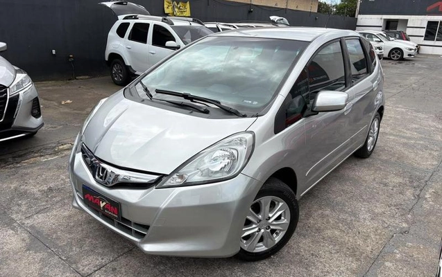 imagem-https://www.socarrao.com.br/sc-vehicle-images-prod/4270813/1791052288252-8497753_11_B_d5d859a83a.jpeg