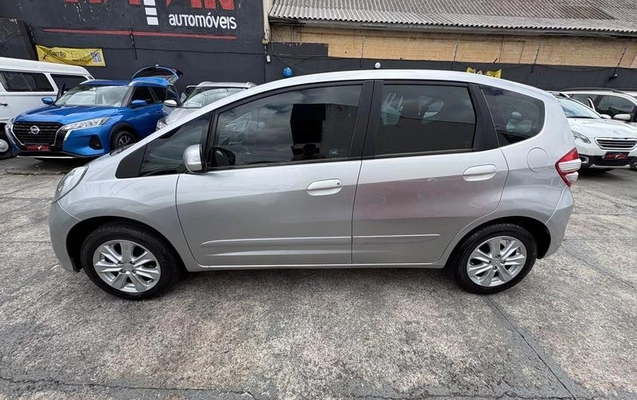 imagem-https://www.socarrao.com.br/sc-vehicle-images-prod/4270813/1791052288263-8497753_3_B_247e2daa88.jpeg