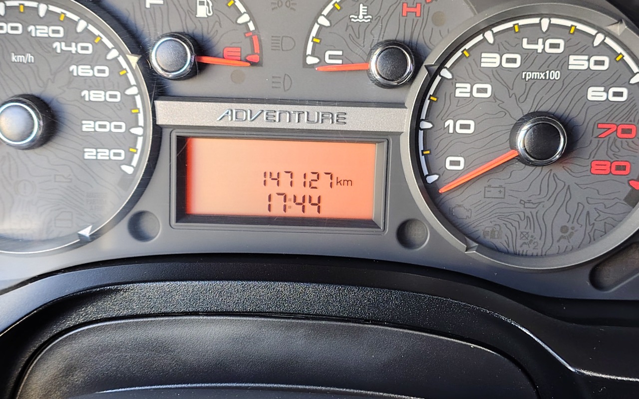 imagem-https://www.socarrao.com.br/sc-vehicle-images-prod/4270855/1791054980399-SU1HXzIwMjYwMzAzXzE3NDkyMzI5OF9IRFIuanBn.jpg