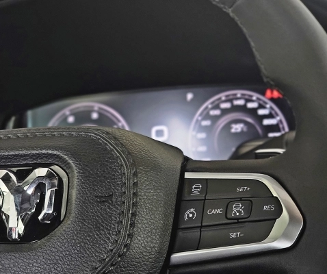 imagem-https://www.socarrao.com.br/sc-vehicle-images-prod/4270859/1791310633368-936F9gWyQOdpLijQVP6CKNM9ENoyWLap.jpg