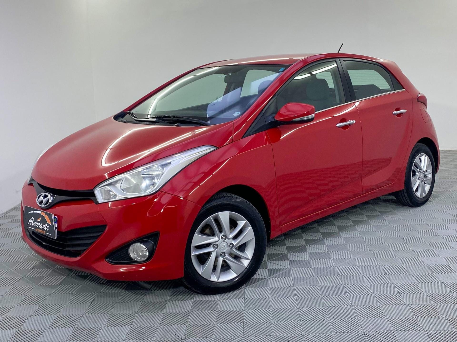 Hyundai HB20 2015 Vermelho — foto 1 de 3