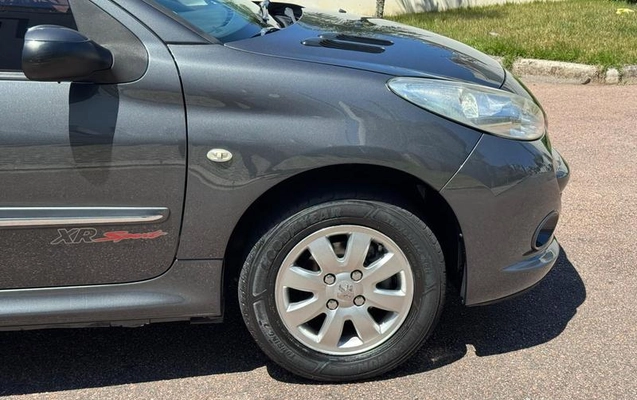 imagem-https://www.socarrao.com.br/sc-vehicle-images-prod/4270978/1791062368382-8542051_2_B_a240517fcf.jpeg