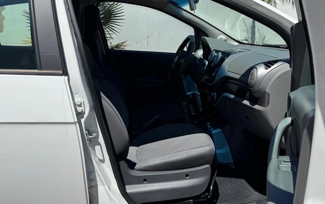 imagem-https://www.socarrao.com.br/sc-vehicle-images-prod/4271030/1791063258651-8542054_9_B_59ab2805fa.jpeg