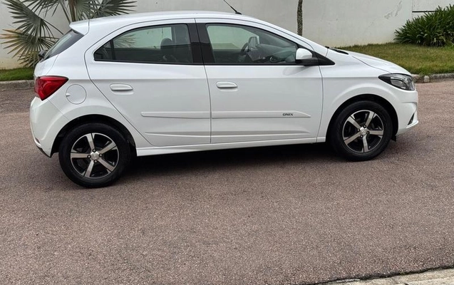 imagem-https://www.socarrao.com.br/sc-vehicle-images-prod/4271056/1791063155673-8542077_13_B_85e2cac283.jpeg
