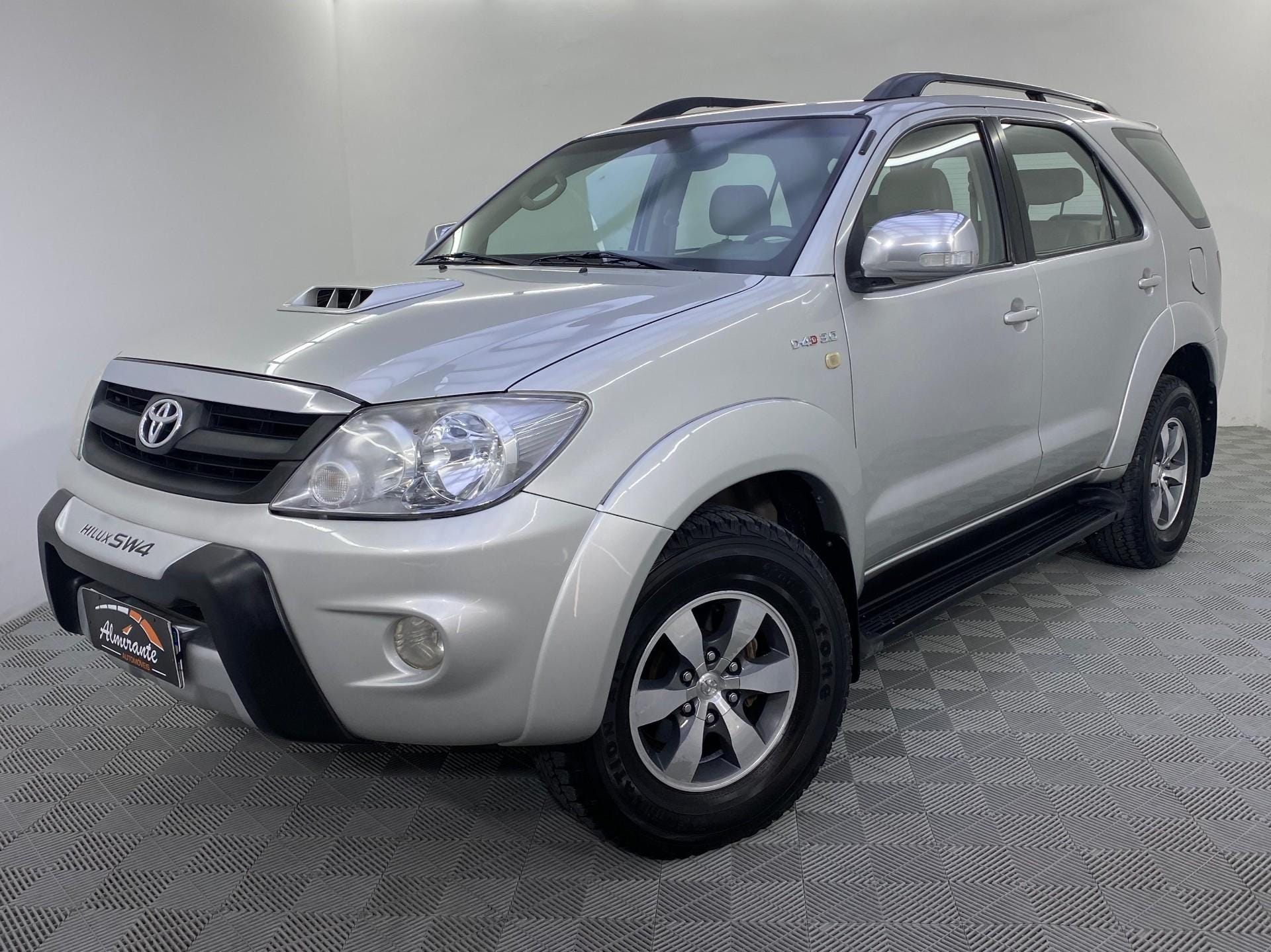 Toyota Hilux SW4 4x4 3.0 8V TB Diesel 2006 Cinza — foto 1 de 3