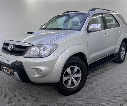 Toyota Hilux SW4 4x4 3.0 8V TB Diesel 2006 Cinza — foto 1 de 3