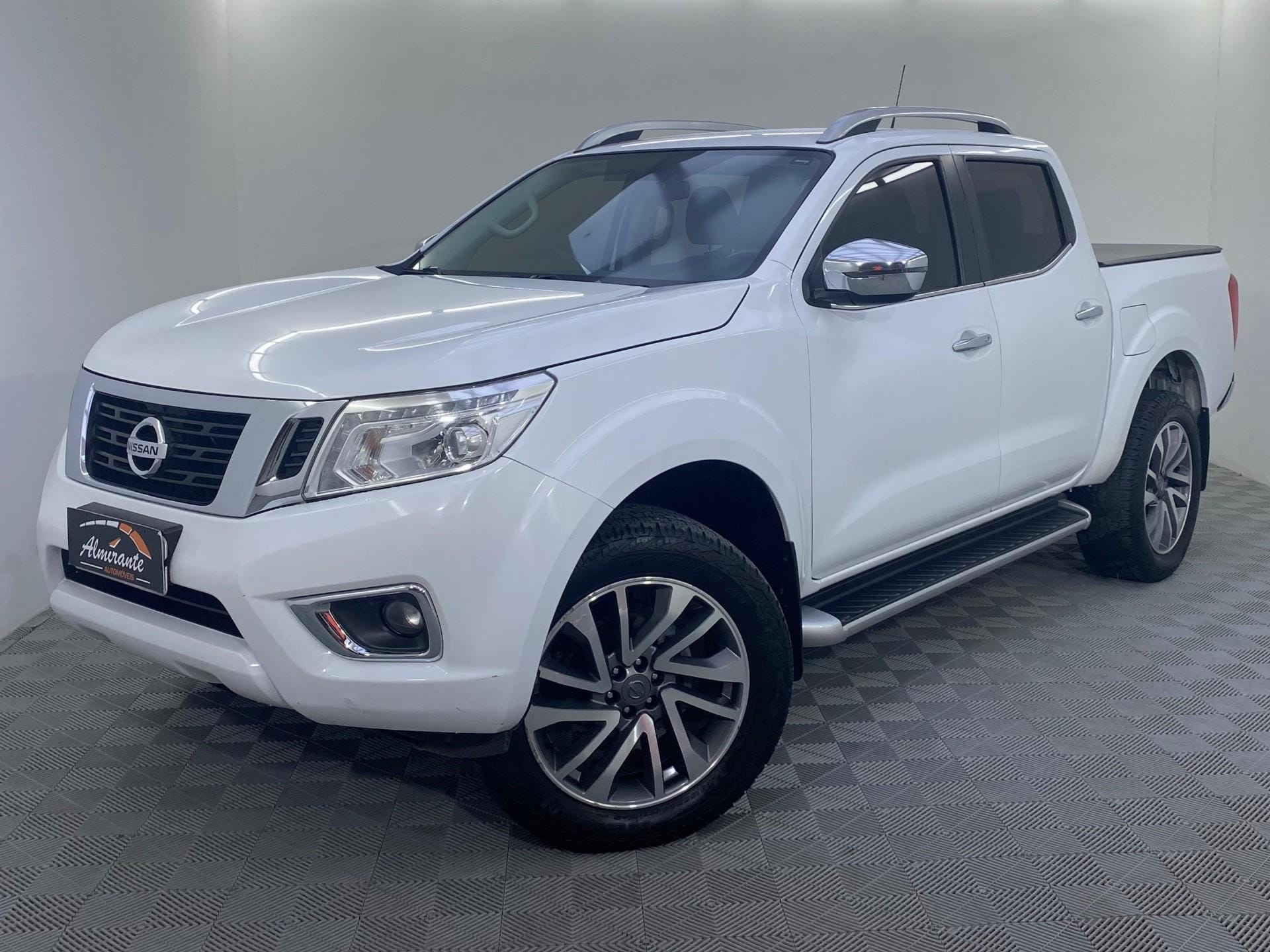 Nissan Frontier LE CD 4x4 2.3 Bi-TB Diesel Aut. na cor Branco em Blumenau / SC - 42737
