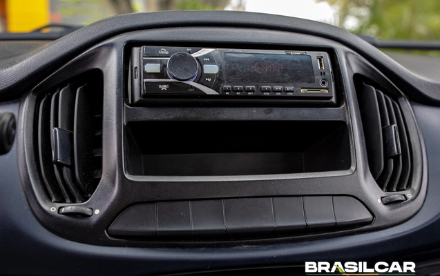 imagem-https://www.socarrao.com.br/sc-vehicle-images-prod/4274367/1791138854595-003_dc4d2670ed8fd37b3109264c8287f4ed.jpg