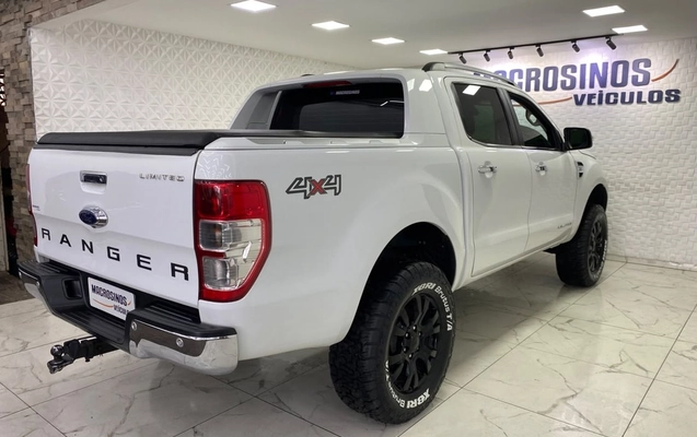 imagem-https://www.socarrao.com.br/sc-vehicle-images-prod/4274491/1791153327631-Zm90by0wNC5qcGc.jpg