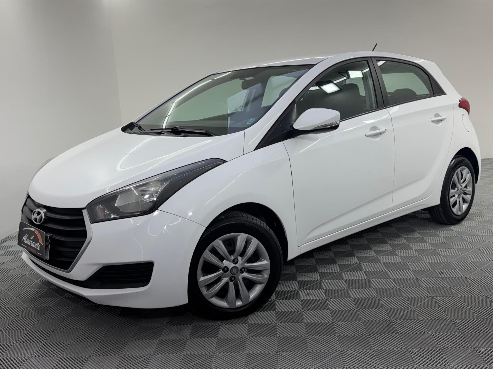 Hyundai HB20 2018 Branco — foto 1 de 3