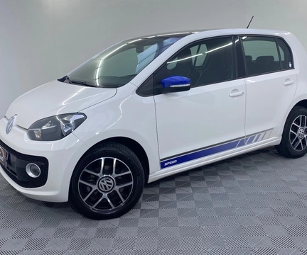 Volkswagen Up! 2017 Branco — foto 1 de 3