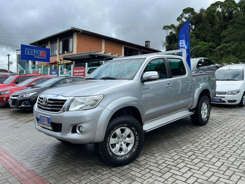 Toyota Hilux 2015 Cinza — foto 1 de 3