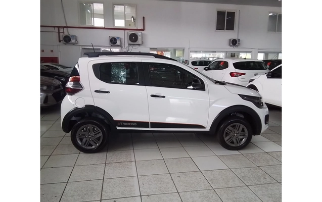 imagem-https://www.socarrao.com.br/sc-vehicle-images-prod/4277357/1791179301047-2_024400.jpg