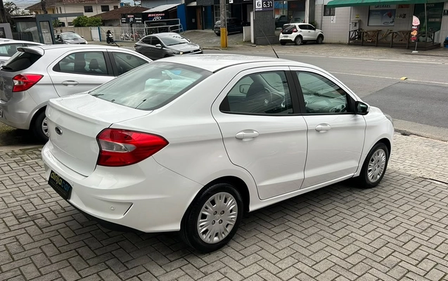 imagem-https://www.socarrao.com.br/sc-vehicle-images-prod/4278035/1791202098359-4bc7fb89-0ca8-430e-9679-5c72aefb18ff.jpeg