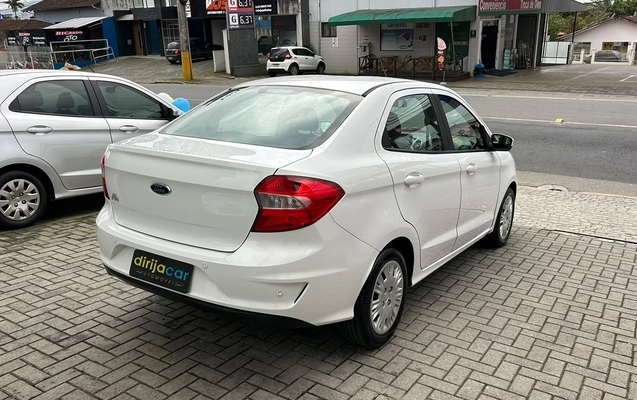 imagem-https://www.socarrao.com.br/sc-vehicle-images-prod/4278035/1791202098360-98a8f15b-e9d5-4162-9bac-c05766e16a1d.jpeg