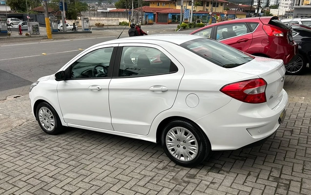 imagem-https://www.socarrao.com.br/sc-vehicle-images-prod/4278035/1791202098363-a3b4182b-c37a-45d7-b9ea-d95089f25f8c.jpeg