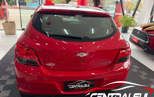 imagem-https://www.socarrao.com.br/sc-vehicle-images-prod/4278186/1791210319679-12ee1a424fcb47cbbb3d171fc7e79077_1791202697285.jpg