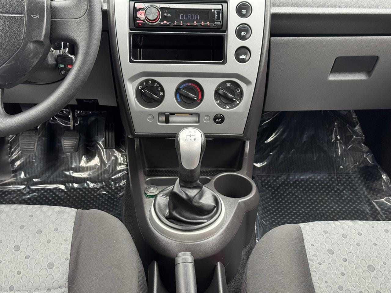 imagem-https://www.socarrao.com.br/sc-vehicle-images-prod/42783/1769988768460-7042616OR_1762451806_90_500.jpg
