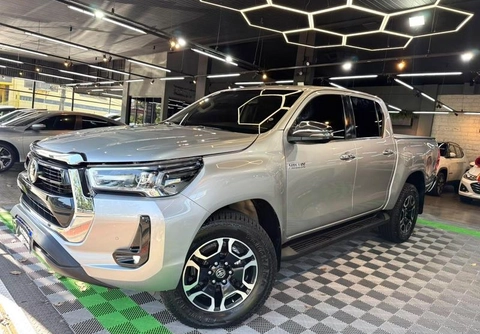 Toyota Hilux 2021 Prata — foto 1 de 3