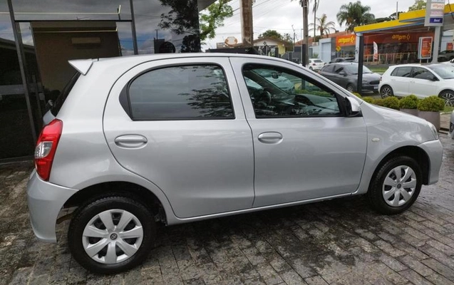 imagem-https://www.socarrao.com.br/sc-vehicle-images-prod/4278571/1791980896701-8477407_3_B_ec0953a40d.jpeg