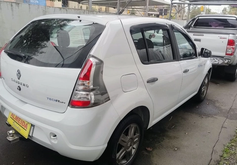 Renault Sandero 2014 Branco — foto 1 de 3