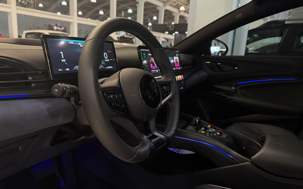imagem-https://www.socarrao.com.br/sc-vehicle-images-prod/4278599/1791204624071-NTFmZjcyMTYtNjI1NC00Y2MyLThkOWMtYjNjZGU2NjlhZjIxLmpwZWc.jpeg