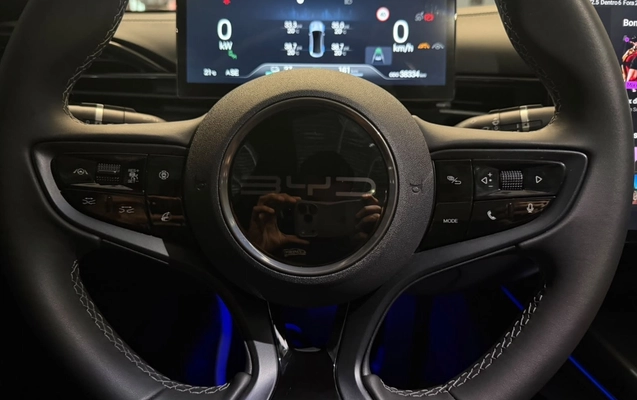 imagem-https://www.socarrao.com.br/sc-vehicle-images-prod/4278599/1791204624119-Mzc4ZTgxZTEtM2E4MC00M2U5LWI5ZjAtMGI4NjYxYzY4NGJhLmpwZWc.jpeg