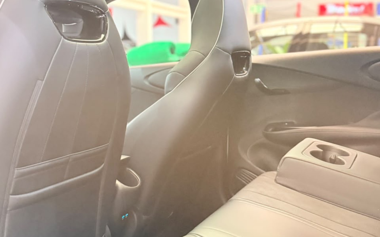 imagem-https://www.socarrao.com.br/sc-vehicle-images-prod/4278658/1791204823250-YWVkZWIyYWQtMTFhMi00NTIzLTg5ODctY2Q5MWM2OTViOTRlLmpwZWc.jpeg