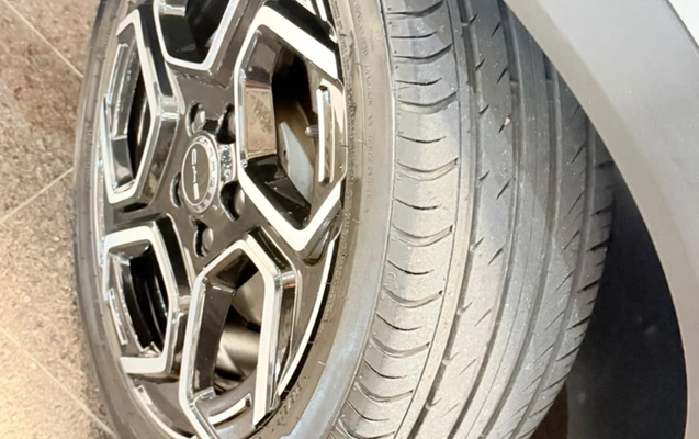 imagem-https://www.socarrao.com.br/sc-vehicle-images-prod/4278658/1791204823731-MmYyYTc2NjQtYWQ1Yi00ODMxLWI1MzEtNzYzODY5MjU4MDM5LmpwZWc.jpeg