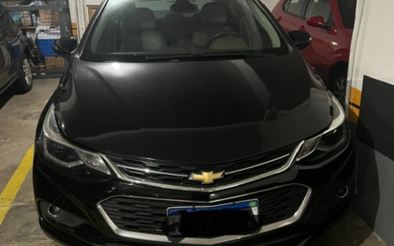 Chevrolet Cruze 2017 Preto — foto 1 de 3