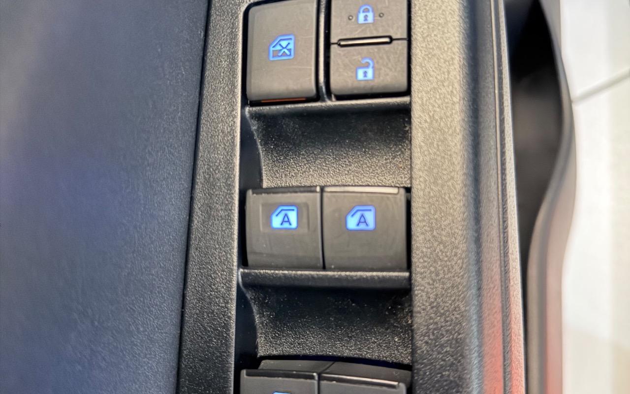 imagem-https://www.socarrao.com.br/sc-vehicle-images-prod/4278711/1791205394212-ZTZhZDA1NTMtMmQ0Zi00NDZiLTlhZWUtZmVjMmNjYWQ3ODMyLmpwZWc.jpeg