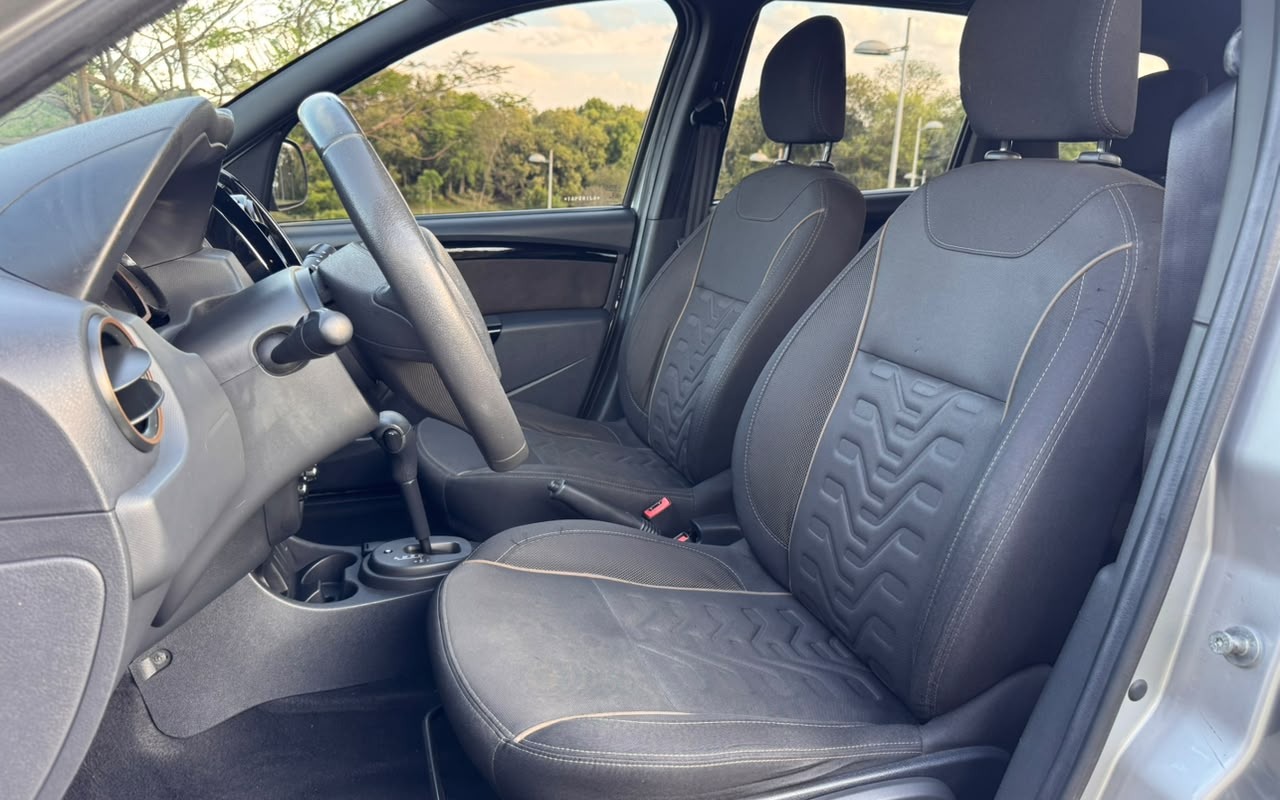 imagem-https://www.socarrao.com.br/sc-vehicle-images-prod/4278763/1791205669465-V2hhdHNBcHAgSW1hZ2UgMjAyNi0xMC0wMyBhdCAxMS4xNC4wOCAoMykuanBlZw.jpeg