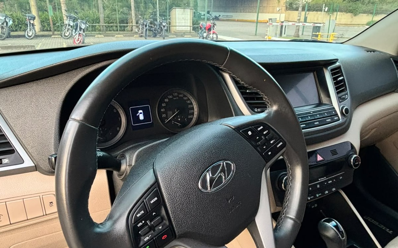 imagem-https://www.socarrao.com.br/sc-vehicle-images-prod/4278864/1791207567537-V2hhdHNBcHAgSW1hZ2UgMjAyNi0wOS0yMiBhdCAwOS40OS4wMCAoMikuanBlZw.jpeg