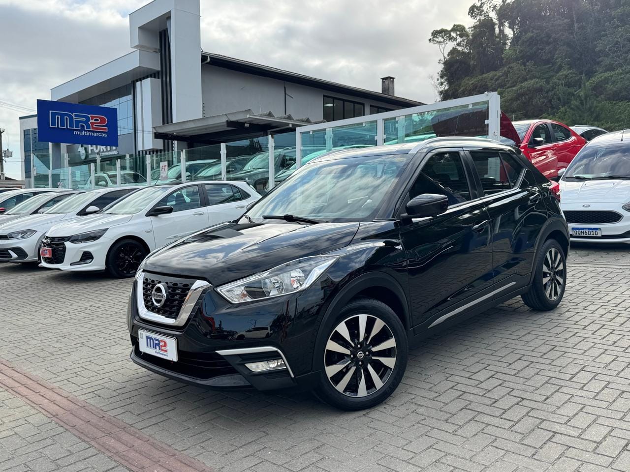 Nissan KICKS 2017 Preto — foto 1 de 3