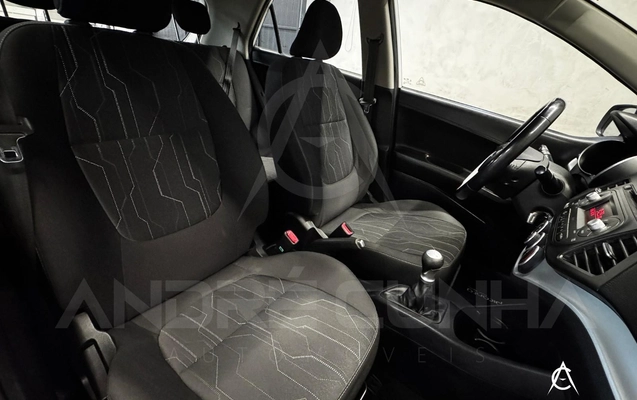 imagem-https://www.socarrao.com.br/sc-vehicle-images-prod/4279000/1791911240321-94fd1826bc824811b5cea6239125ce01_1791207085009.jpg