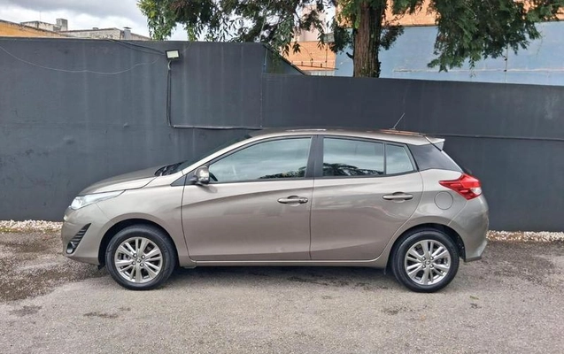 imagem-https://www.socarrao.com.br/sc-vehicle-images-prod/4279216/1791387915622-8539896_12_B_14ccbe4d7e.jpeg