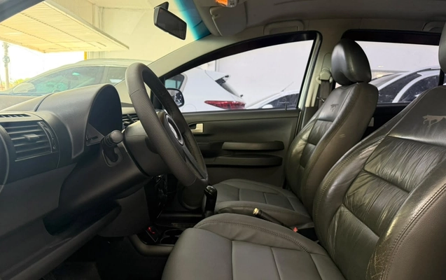 imagem-https://www.socarrao.com.br/sc-vehicle-images-prod/4279394/1791209793863-V2hhdHNBcHAgSW1hZ2UgMjAyNi0xMC0wNSBhdCAxMS4wMy4wOC5qcGVn.jpeg