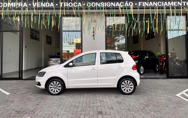 imagem-https://www.socarrao.com.br/sc-vehicle-images-prod/4279557/1792150618122-8171117_12_B_c22345e6e2.jpeg