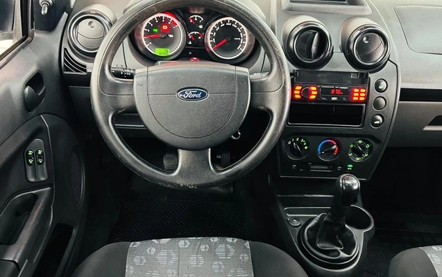 imagem-https://www.socarrao.com.br/sc-vehicle-images-prod/4279576/1792498864168-8543172_12_B_47f284ef24.jpeg