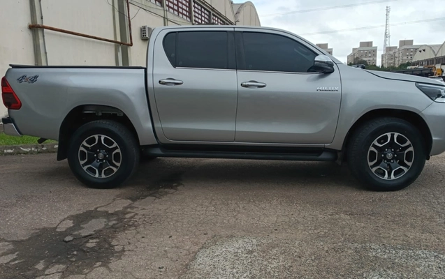 imagem-https://www.socarrao.com.br/sc-vehicle-images-prod/4279949/1791212587234-MGYzZjdlZDgtNWIxOS00NTJkLTlmNjctNjk5YTA1ZTc1N2YwLmpwZw.jpg