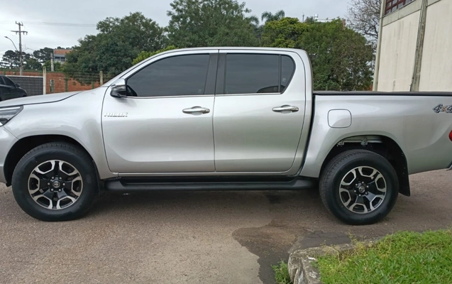 imagem-https://www.socarrao.com.br/sc-vehicle-images-prod/4279949/1791212587421-OGFlMmVhYWYtYTgzOS00ZDZmLWI4MzctZTlmZWVkNjQyZjVhLmpwZw.jpg