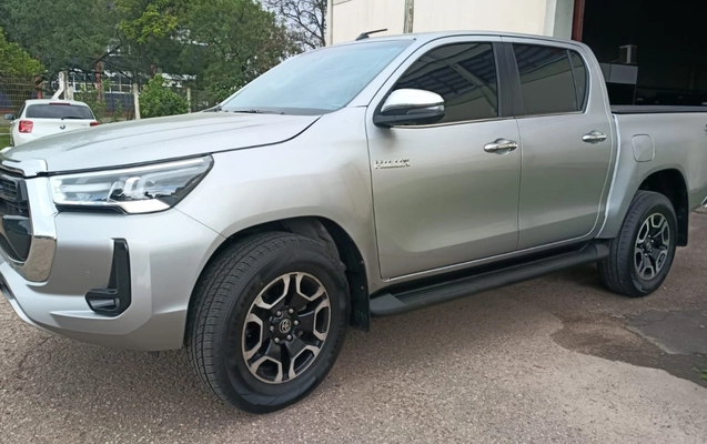 imagem-https://www.socarrao.com.br/sc-vehicle-images-prod/4279949/1791212587930-YTAxYzE1MDItMTQ4OC00OTliLTg4YjYtM2YxNjFiYTlmZjI0LmpwZw.jpg