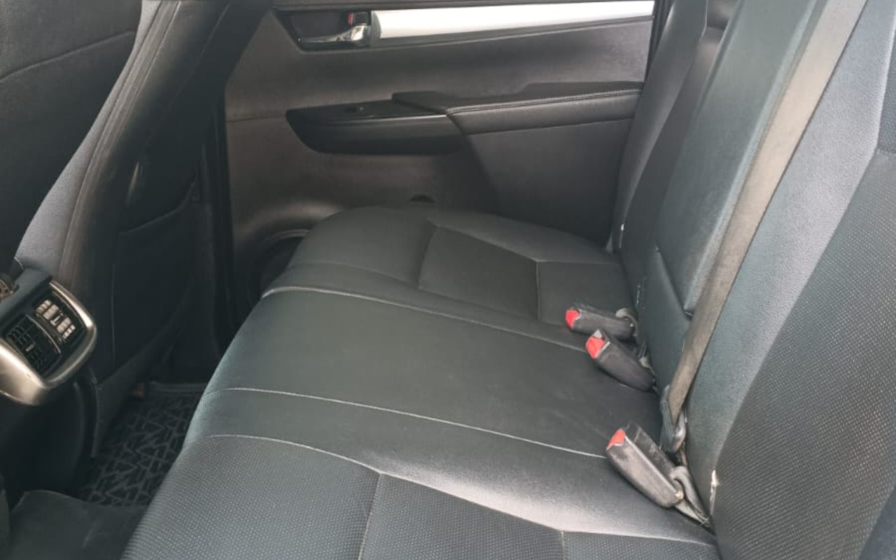 imagem-https://www.socarrao.com.br/sc-vehicle-images-prod/4279949/1791212588181-YzJlMTZhYzgtMDNjYy00Yzc0LWI5YzYtYjFmMjdmODQxMWJmLmpwZw.jpg