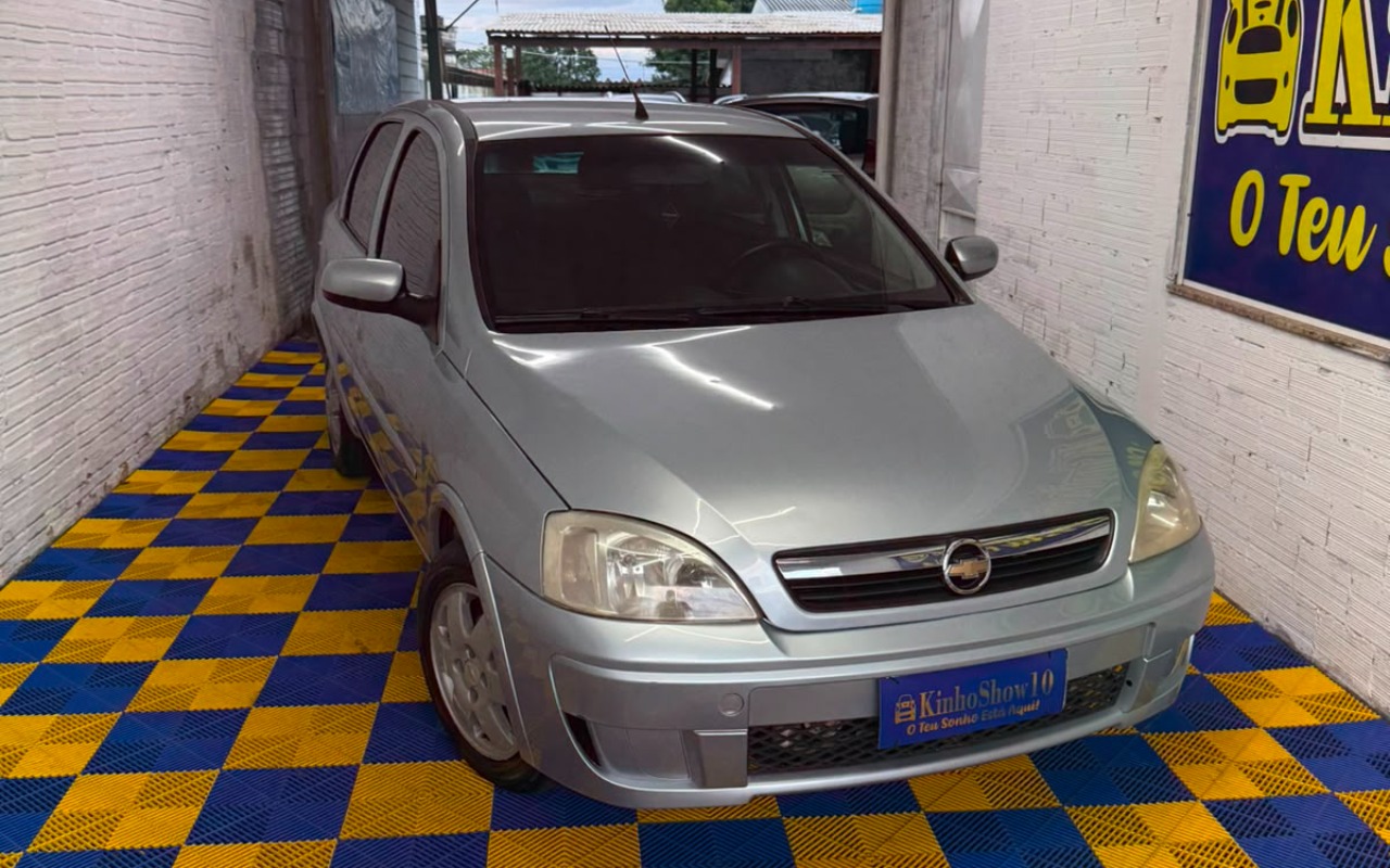 Chevrolet Corsa 2011 Prata — foto 1 de 3