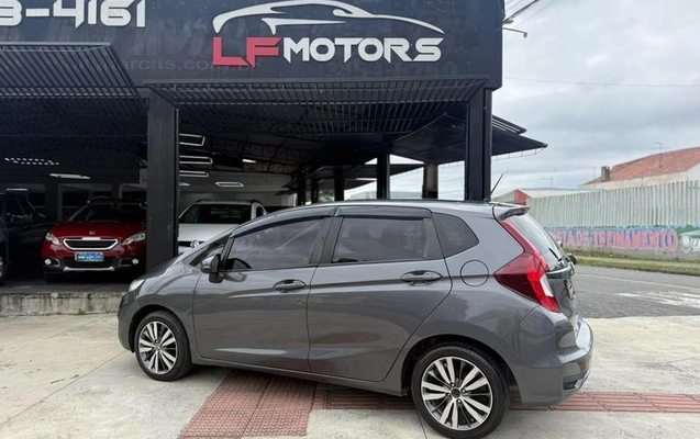 imagem-https://www.socarrao.com.br/sc-vehicle-images-prod/4280203/1791214426256-8543512_7_B_988730cc3f.jpeg